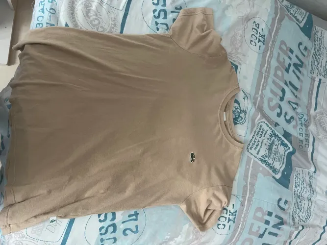 Camisa da Lacoste marrom tamanho M