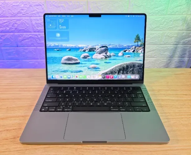 MacBook Pro M3 14 pol, 8GB, 512GB, Excelente estado