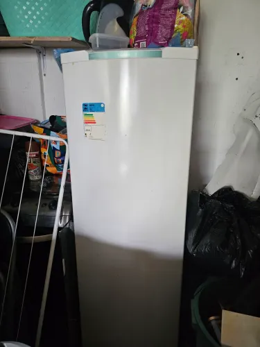 Vendo geladeira 