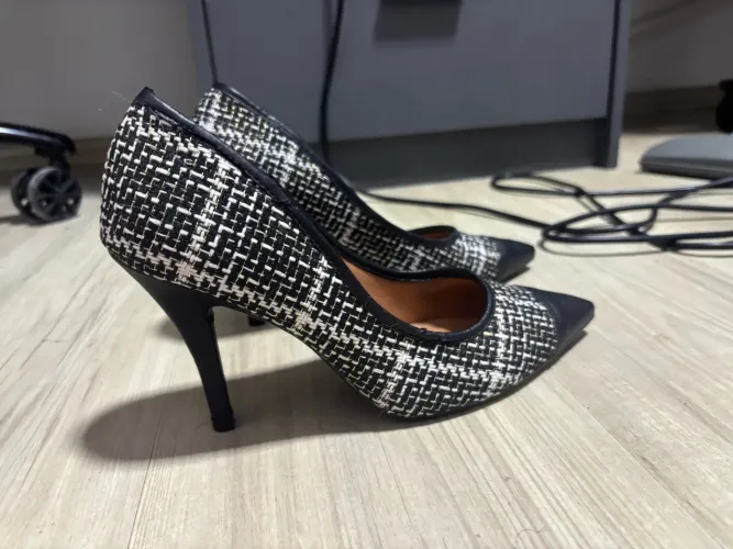 Sapato Scarpin Vizzano, tamanho 36, tecido Tweed