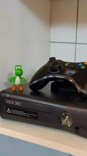 Vendo xbox 360 com 7 jogos e duas manetes