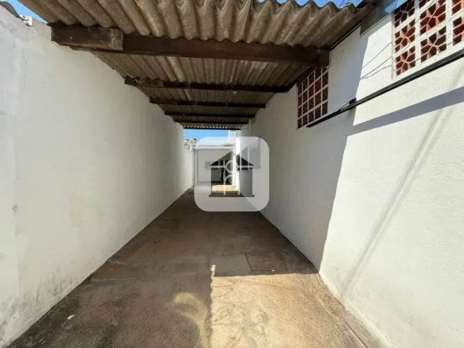 Casa para locação no bairro Granada
