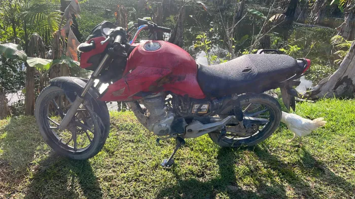Moto precisa de reparos ,deve ipva mais eu vou pagar!