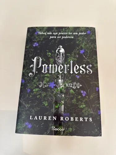 Livro Powerless Lauren Roberts