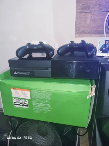 Vende-se XBOX ONE