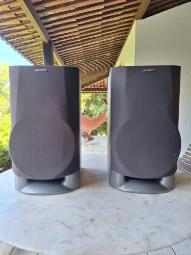 Duas caixas de som Sony 50cm altura