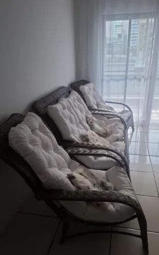 Sofá e mesa de centro
