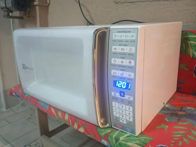 Microondas Eletrolux 34 Litros 110V