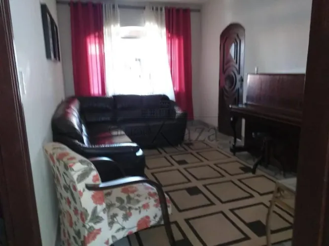 Casa - Jardim Santa Inês I - 3 Dormitórios - 154m² - Aceita Permuta.