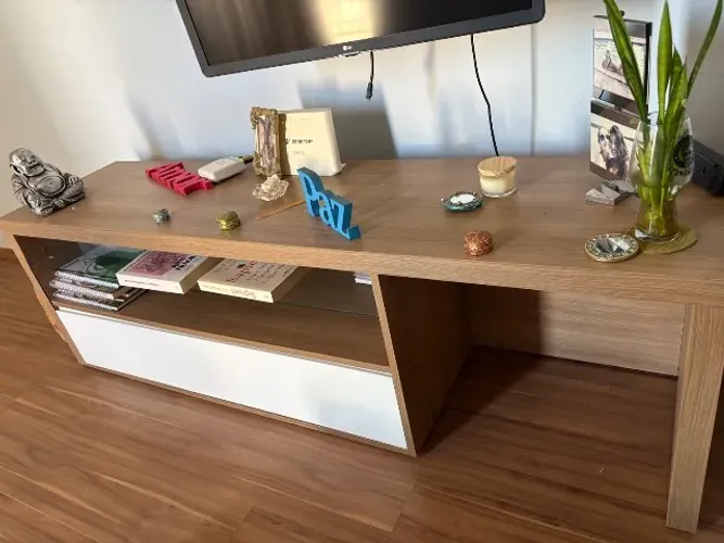 Rack de sala móvel ETNA bom estado. Mede 1.80 x 45cm e 55cm de altura. 