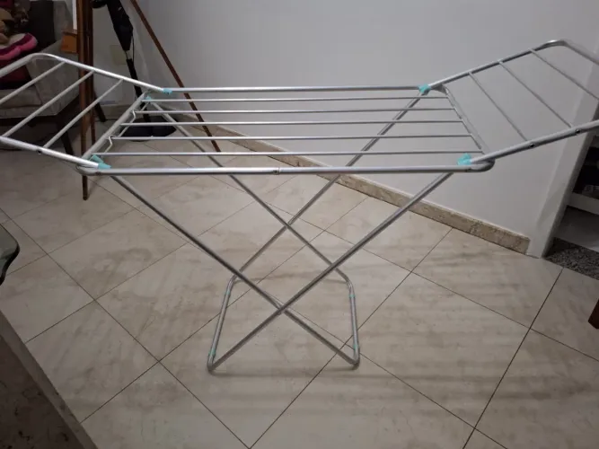 Vendo varal grande de alumínio