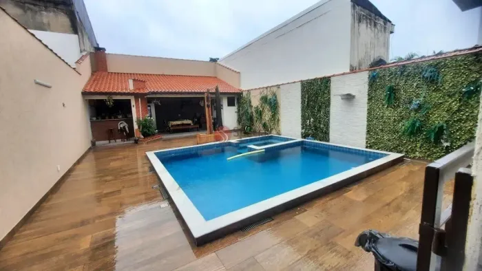 Sobrado Excelente com 3 suites e Piscina Área gourmet no Tatuapé.