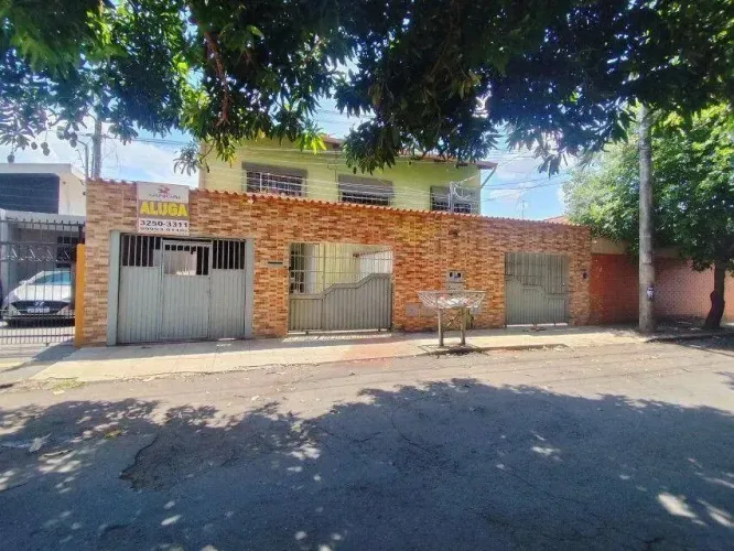 Casa com 3 dormitórios para alugar, 100 m² por R$ 2.200,00/mês - Setor Coimbra - Goiânia/G