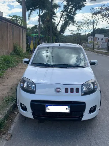 Fiat Uno Sporting 1.4 EVO Fire Flex 8V 4P 2013