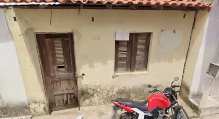 CASA NO CALHAU