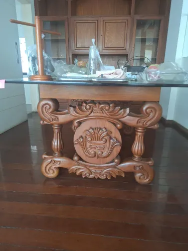 Mesa madeira maciça com tampo de vidro