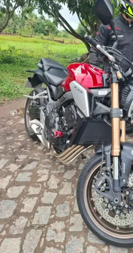 Vendo CB650R ano 2020