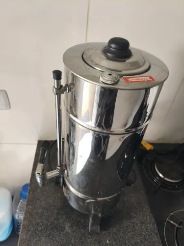 Máquina de Café Industrial Consercaf + Base Aquecedora com 2 Leiteiras - Excelente Estado
