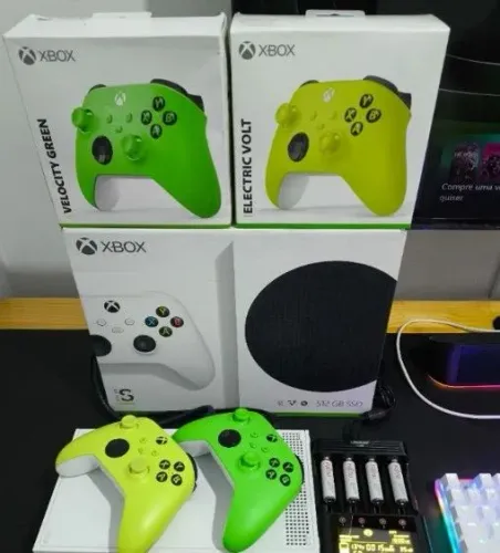 Xbox Series S + 2 Controles + LiitoKala Lii-600 + 4x Fujitsu Profissionais
