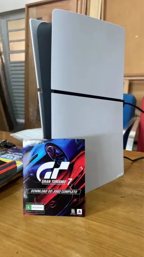 PlayStation 5 - Acompanha 1 controle e gran turismo