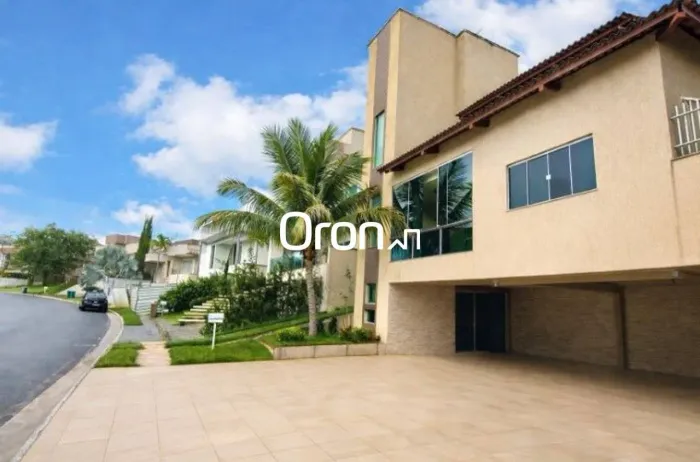 Sobrado à venda, 339 m² por R$ 1.850.000,00 - Condomínio do Lago - Goiânia/GO
