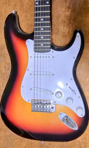 Guitarra elétrica Giannini Standard G-100