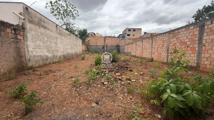 TERRENO À VENDA NO BAIRRO CARMELO MONTES CLAROS/MG