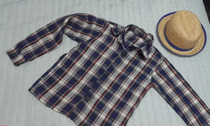 Chapeu + camisa tamanho 4