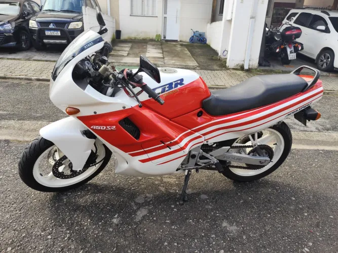 Honda CBR 450 SR