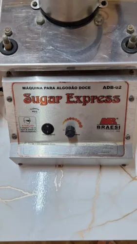 Vendo máquina de algodão doce profissional da Braesi