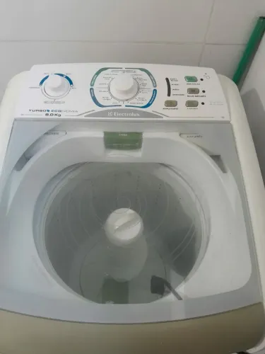 Vendo Lavadora de Roupas Electrolux LTE08