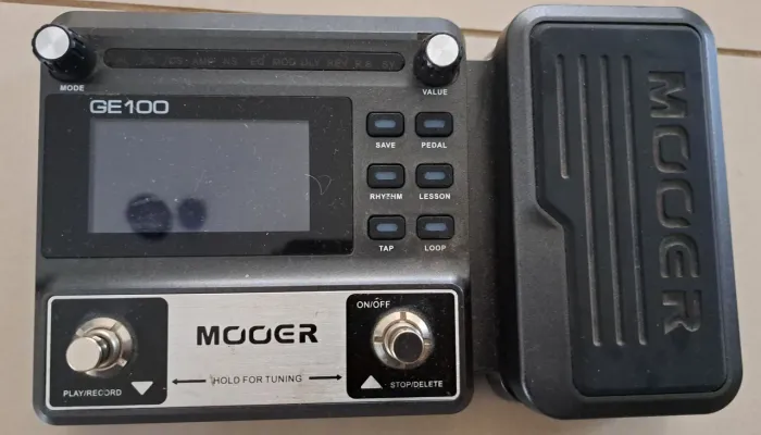 Pedaleira Mooer GE 100