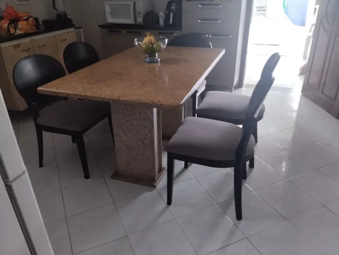 Mesa retangular granito