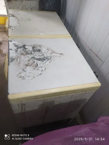 Vendo freezer horizontal duas portas usado