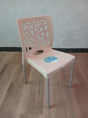 Cadeira de Plástico Nature com Pés em Alumínio - Suporta até 140kg