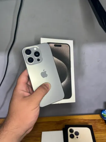 iPhone 15 Pro Natural Titanium