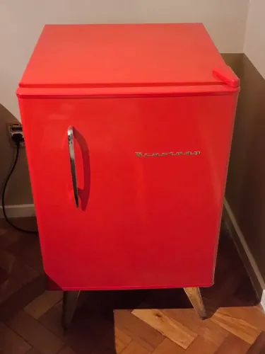 Lindo frigobar retrô 
