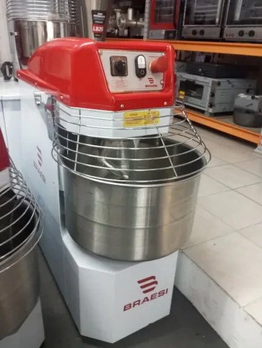 NZ. Amassadeira espiral 25 kg 380v BRAESI