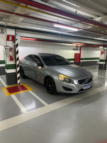 Volvo S60 T-5 2.0 240cv 4P 2012