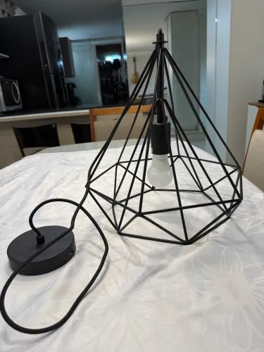 Luminária pendente aramado preto