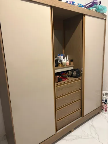 Guarda roupa casal perfeito estado 
