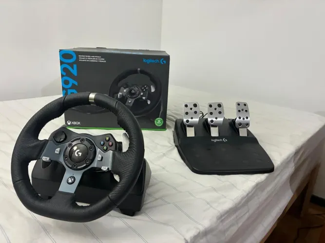 Volante simulador Logitech 