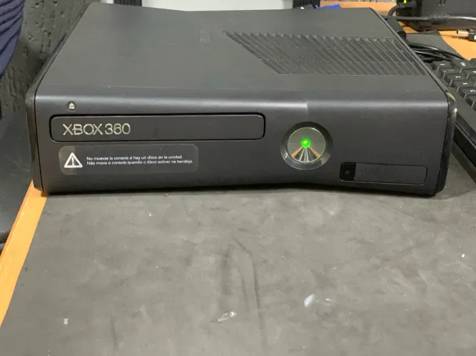 XBOX 360 semi novo