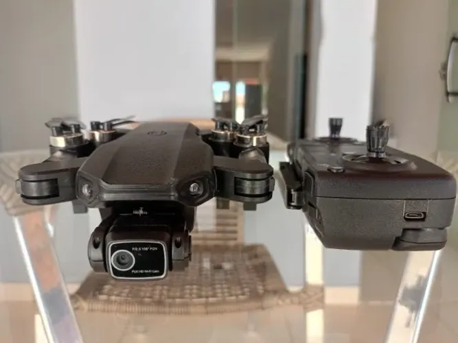 Drone Lyzrc L900 PRO SE com Câmera 4K preto com GPS Wi-Fi  Dobrável