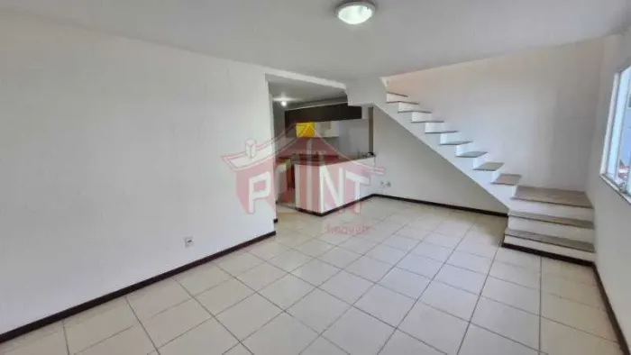Casa em Condomínio : Duplex / Residencial / Sapê