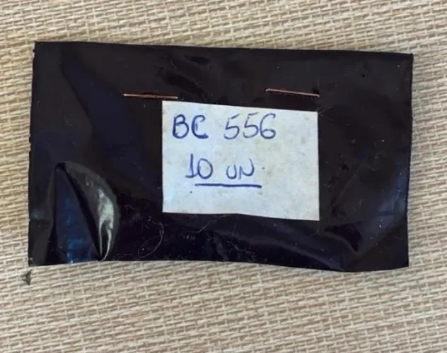 10 TRANSISTORES BC556 - PNP - NOVOS