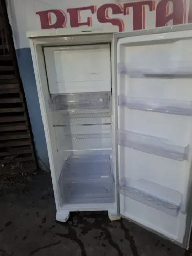 Geladeira Electrolux 330 litros 110:vlts