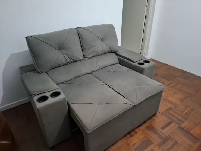 Sofá semi-novo, perfeito estado (154cm)