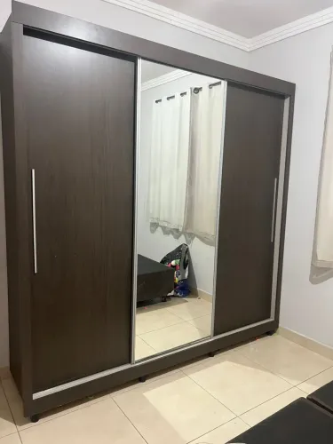 Guarda-roupa 