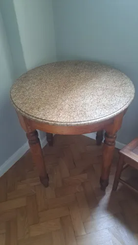 Mesa bistrô  com 2 cadeiras